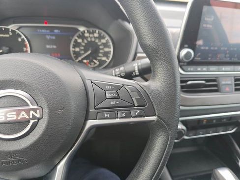 Used 2024 Nissan Altima 2.5 SV image 17