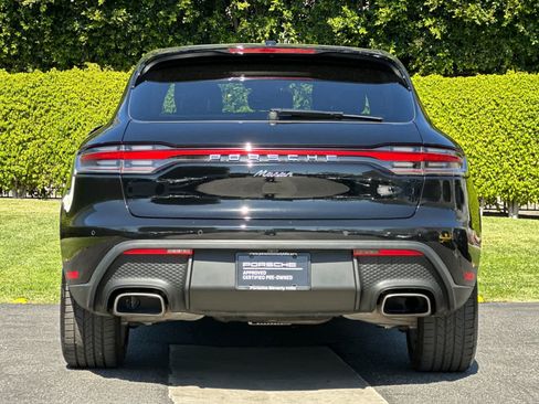 Certified 2025 Porsche Macan AWD/4WD image 7