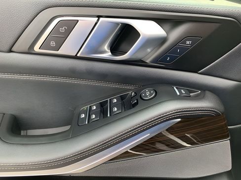 Used 2023 BMW X5 xDrive40i w/ Premium Package image 12