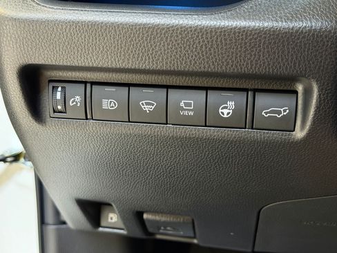 Used 2022 Toyota RAV4 XSE AWD/4WD image 18