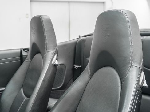 Used 2005 Porsche 911 Carrera RWD image 26
