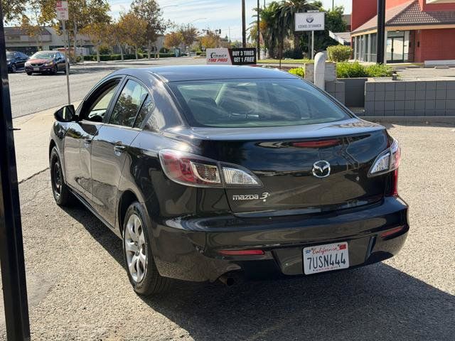 Used 2013 MAZDA MAZDA3 i SV FWD image 4