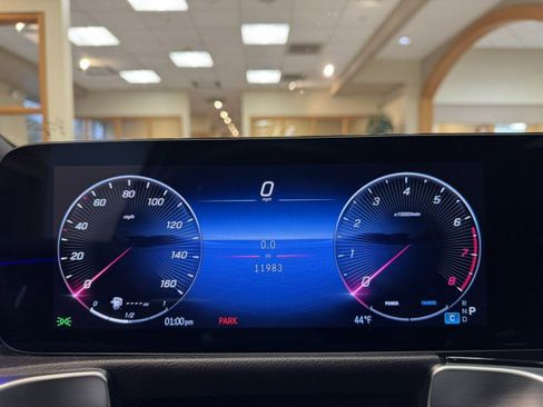 Certified 2025 Mercedes-Benz GLB 250 image 9