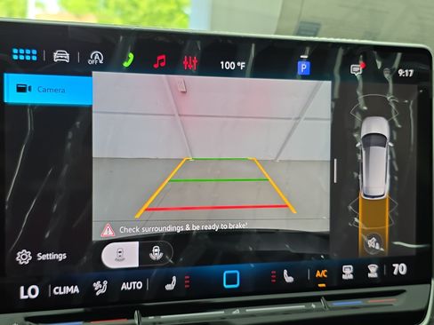 New 2026 Volkswagen Tiguan SE R-Line FWD image 23