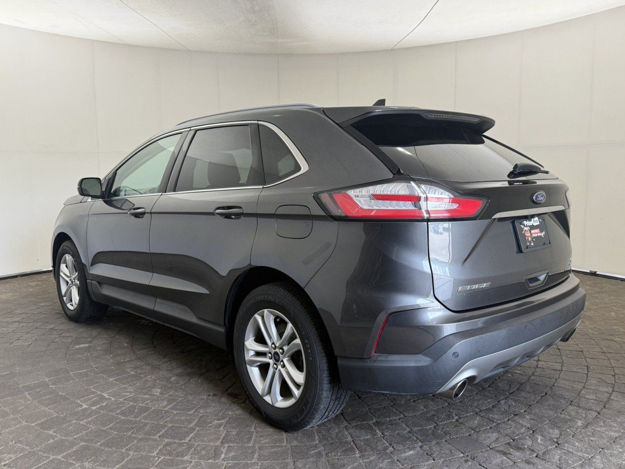 Used 2020 Ford Edge SEL w/ Convenience Package AWD/4WD image 5