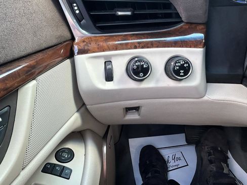Used 2016 Cadillac Escalade ESV Premium AWD/4WD image 30