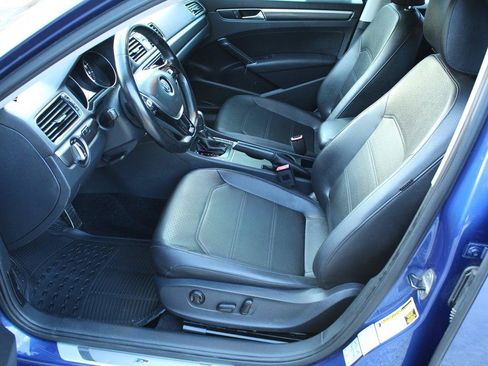 Used 2017 Volkswagen Passat 1.8T R-Line FWD image 16