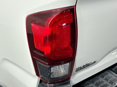 Used 2022 Toyota Tacoma SR image 31