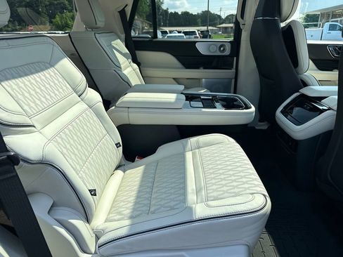 Used 2024 Lincoln Navigator Black Label AWD/4WD image 16