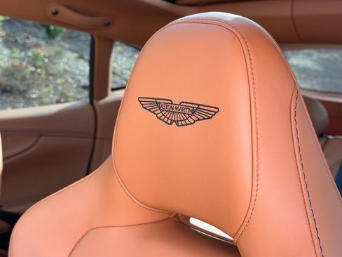 Used 2023 Aston Martin DBX 707 image 5