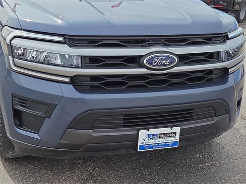 Certified 2023 Ford Expedition XLT image 9