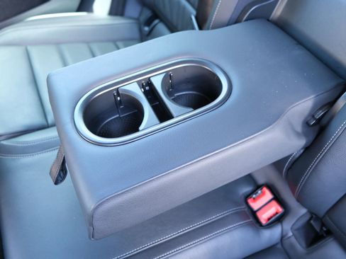 Used 2016 Volkswagen Golf R 4-Door image 23