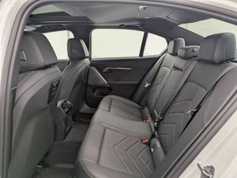 Used 2025 BMW 530i xDrive w/ Premium Package image 21