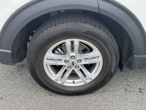 Used 2023 Ford Explorer XLT w/ Equipment Group 202A image 17