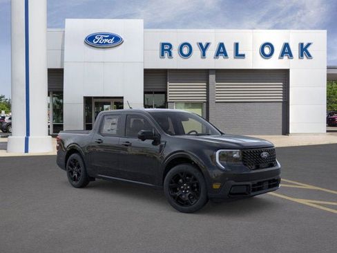 New 2025 Ford Maverick Lariat w/ Black Appearance Package image 7