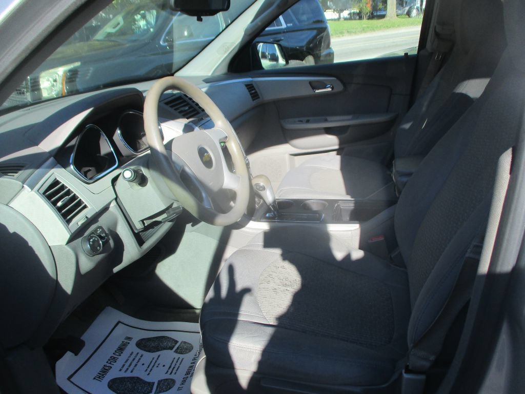 Used 2011 Chevrolet Traverse LS AWD/4WD image 9