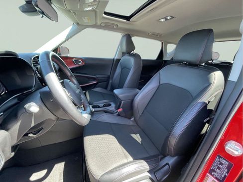 Used 2024 Kia Soul GT-Line FWD image 13