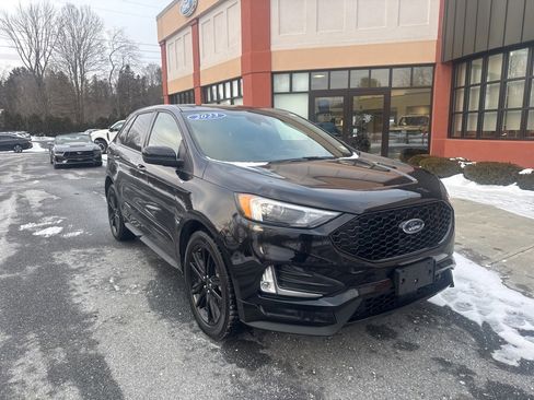 Used 2023 Ford Edge ST-Line w/ Class II Trailer Tow Package image 9