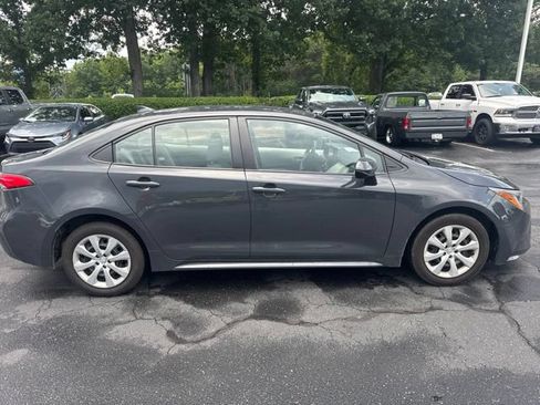 Used 2024 Toyota Corolla LE FWD image 2