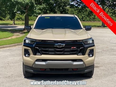 Used 2024 Chevrolet Colorado Z71 w/ LPO, Dark Essentials Package AWD/4WD image 2