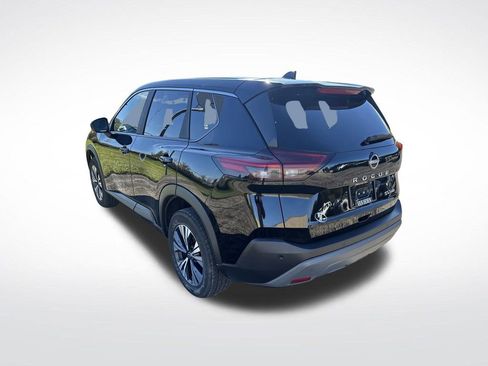 Used 2023 Nissan Rogue SV image 3