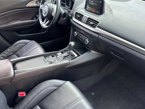 Used 2017 MAZDA MAZDA3 Touring FWD image 32