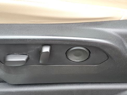 Used 2021 Chevrolet Suburban Premier w/ Premium Package image 28