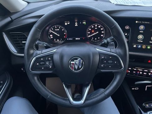 Used 2023 Buick Envision Essence image 25