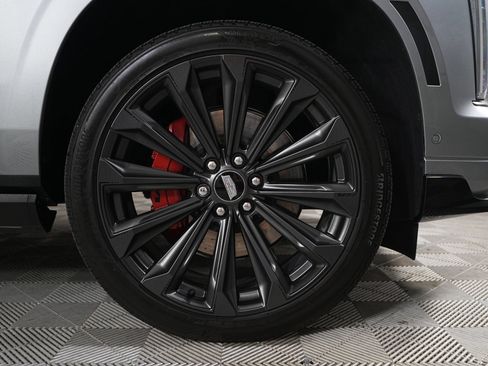 Used 2025 Cadillac Escalade V AWD/4WD image 4