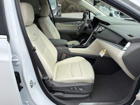 New 2026 Cadillac XT5 Premium Luxury w/ Driver Assist Package image 16