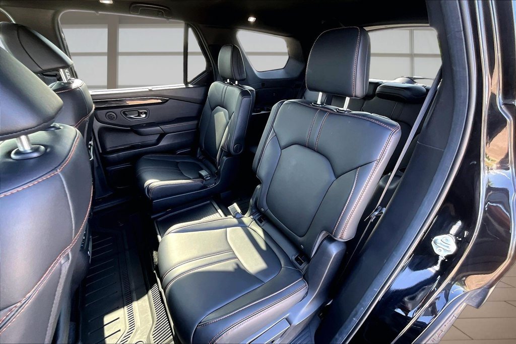 Used 2025 Honda Pilot TrailSport image 24