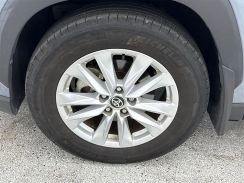 Used 2023 Toyota Corolla Cross LE image 46