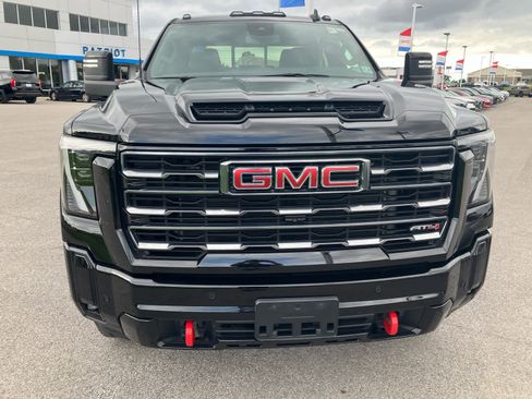 Used 2025 GMC Sierra 2500 AT4 w/ AT4 Preferred Package AWD/4WD image 2
