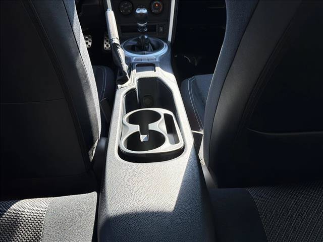 Used 2018 Toyota 86 RWD image 23