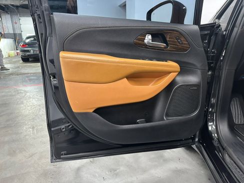 Used 2022 Chrysler Pacifica Pinnacle image 27