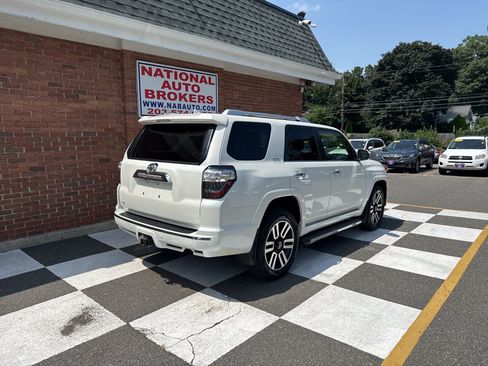 Used 2017 Toyota 4Runner Limited AWD/4WD image 3