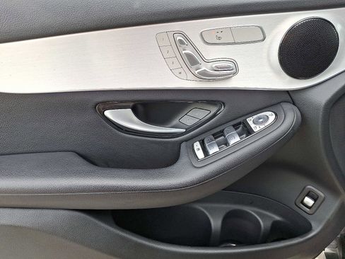 Used 2022 Mercedes-Benz GLC 300 4MATIC image 9