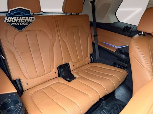 Used 2021 BMW X7 xDrive40i w/ Premium Package image 32