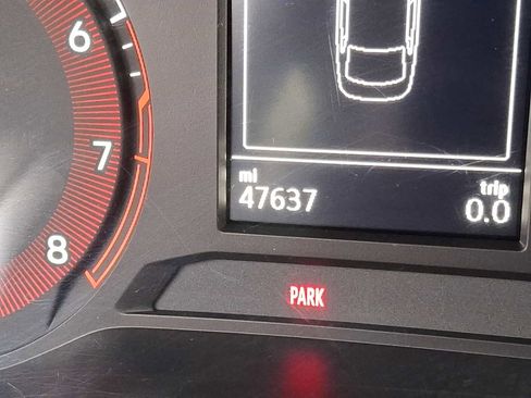 Used 2021 Volkswagen Jetta SE w/ SE Cold Weather Package image 17