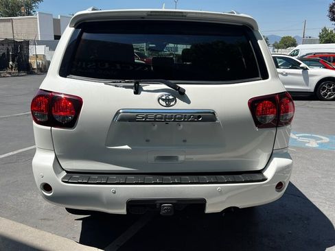 Used 2019 Toyota Sequoia Platinum w/ Carpet Mat Package (TMS) AWD/4WD image 6