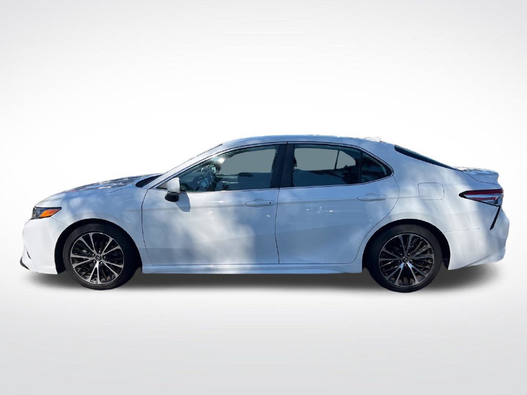 Used 2020 Toyota Camry SE FWD image 2