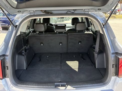 Used 2023 Kia Sorento S image 16