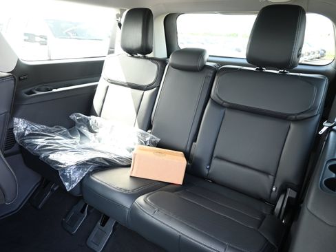 New 2027 Ford Expedition Max Platinum w/ Driver's Package RWD image 38