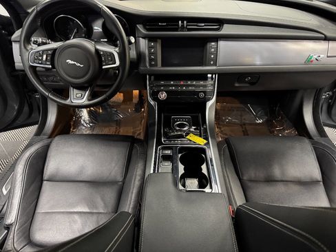 Used 2016 Jaguar XF R-Sport image 41
