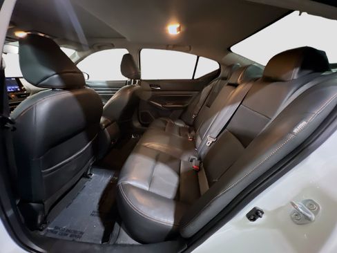 Used 2021 Nissan Altima 2.5 SR w/ SR Premium Package FWD image 17