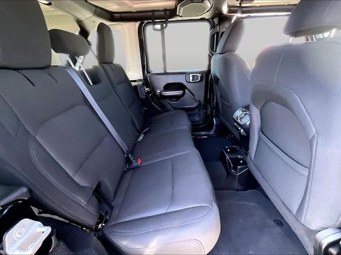 Used 2018 Jeep Wrangler Unlimited Sport S AWD/4WD image 17