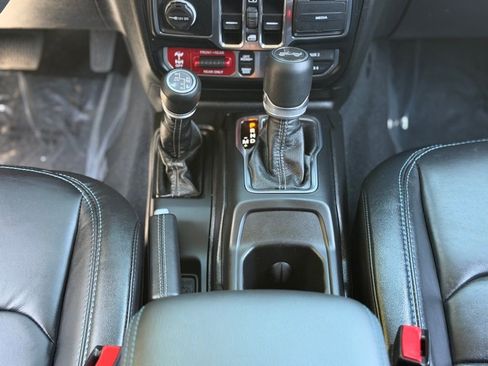 Used 2024 Jeep Wrangler Unlimited Rubicon 4xe AWD/4WD image 49