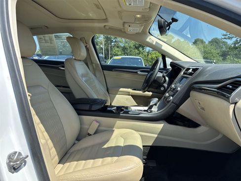 Used 2015 Ford Fusion SE w/ Equipment Group 202A FWD image 23
