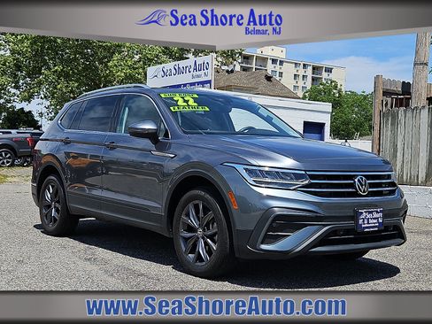 Used 2022 Volkswagen Tiguan SE w/ Panoramic Sunroof Package AWD/4WD image 1