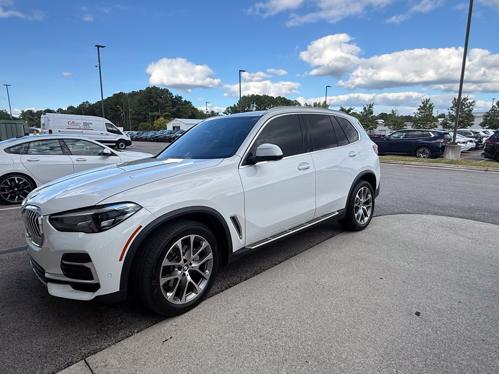 Certified 2023 BMW X5 sDrive40i w/ Premium Package RWD image 1